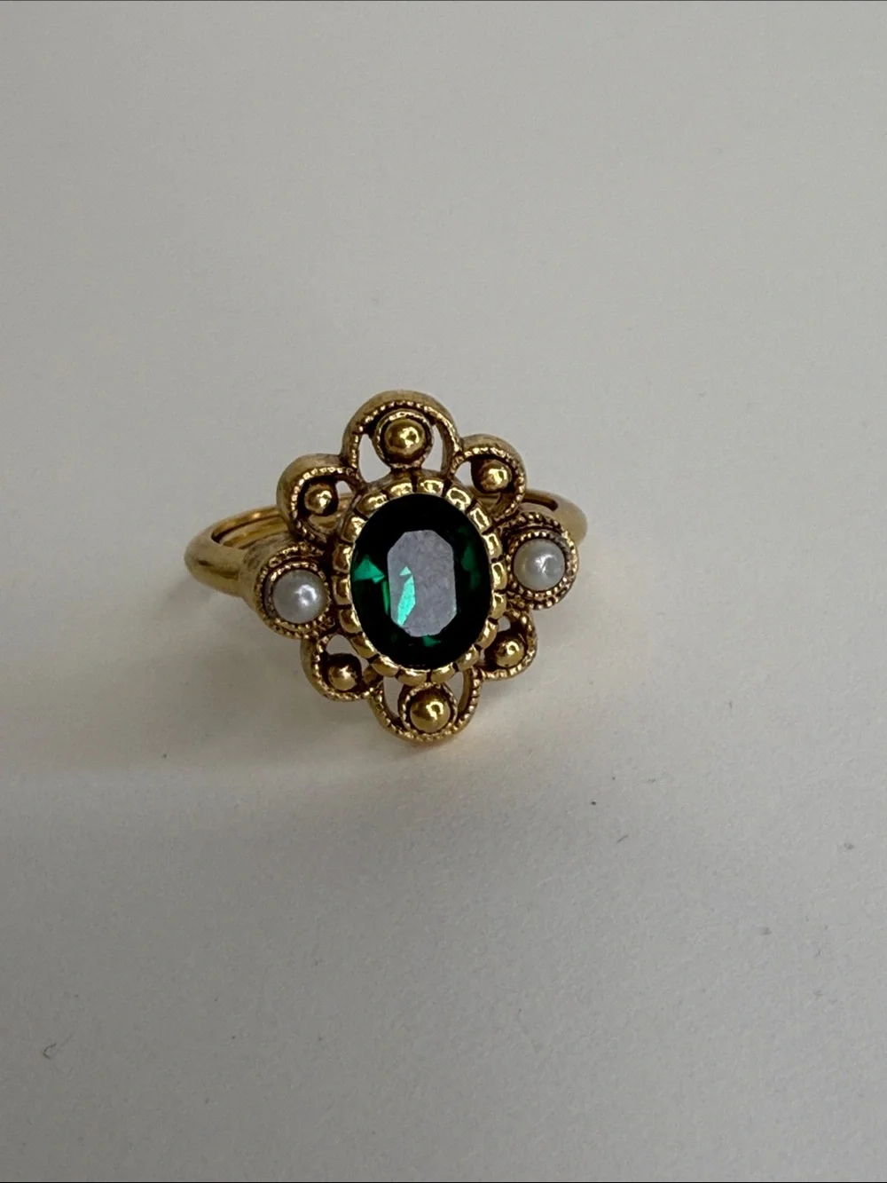Adjustable Vintage Avon Versailles ring size 5-7 - Picture 3 of 5